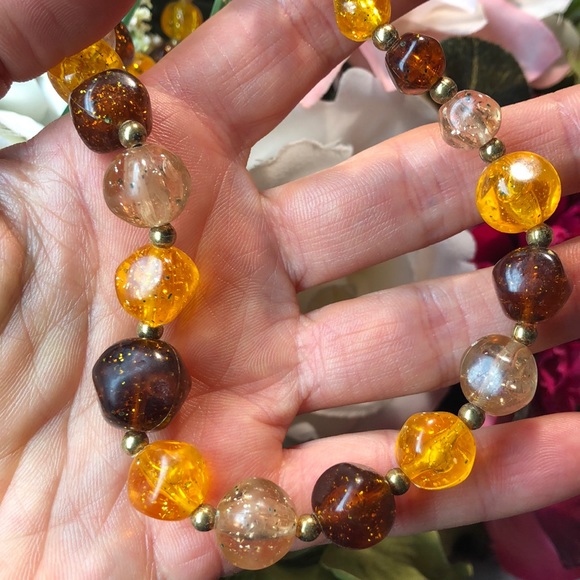 True vintage beaded necklace/choker (ish) - Picture 3 of 5